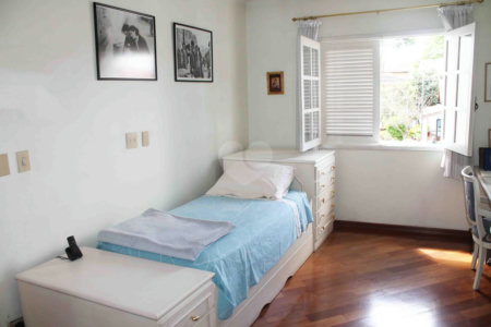 Sobrado à venda com 4 quartos, sendo 2 suítes, em Brooklin, São Paulo, SP