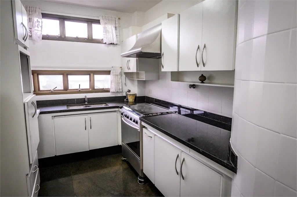 Apartamento à venda com 3 suítes em Paineiras do Morumbi, São Paulo, SP