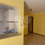 Apartamento no Condomínio Joan Miro .