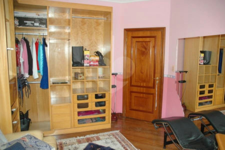 Sobrado à venda com 5 quartos, sendo 4 suítes, em Interlagos, São Paulo, SP