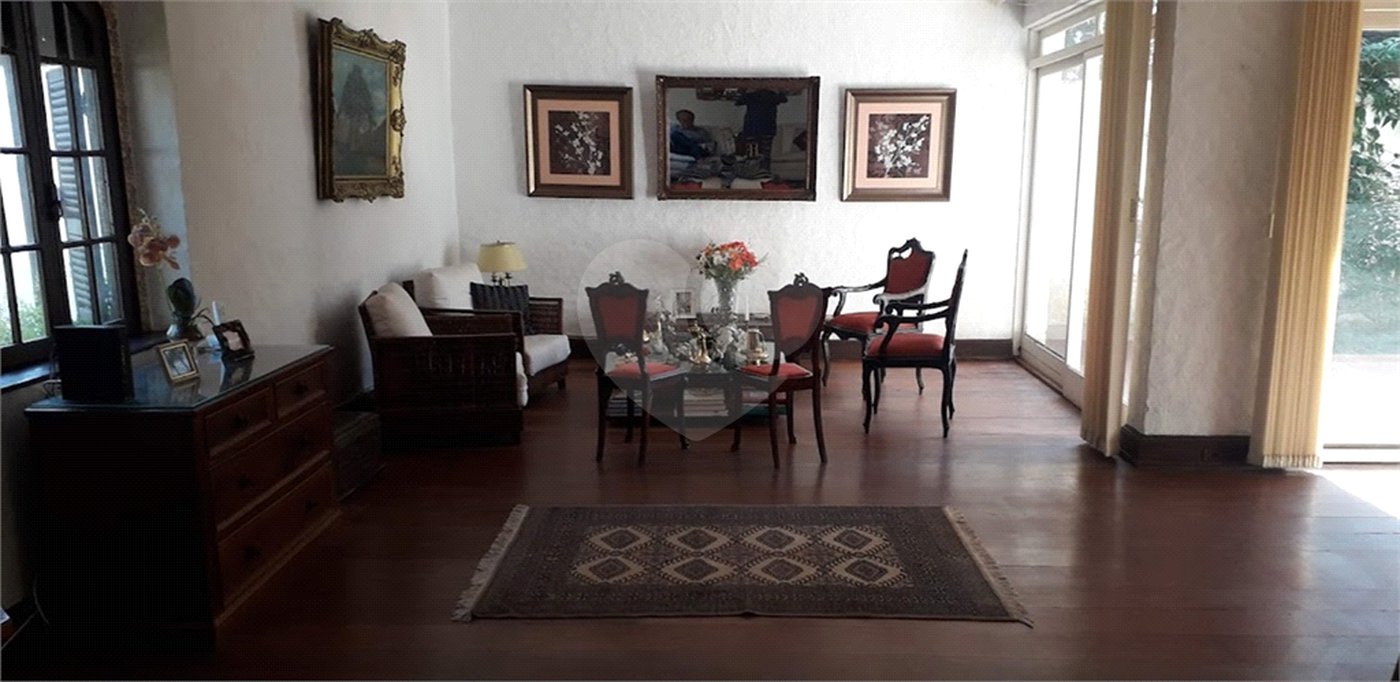 Sobrado à venda com 4 quartos, sendo 2 suítes, em Vila Madalena, São Paulo, SP
