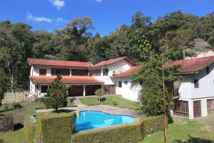 Casa à venda ou para alugar com 4 suítes no condomínio Parque Imperial da Cantareira, Mairiporã - SP
