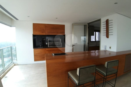 Apartamento à venda ou para alugar com 3 suítes em Pinheiros, São Paulo, SP
