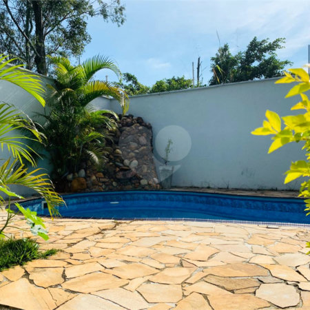Sobrado à venda com 4 quartos, sendo 3 suítes, em Interlagos, São Paulo, SP