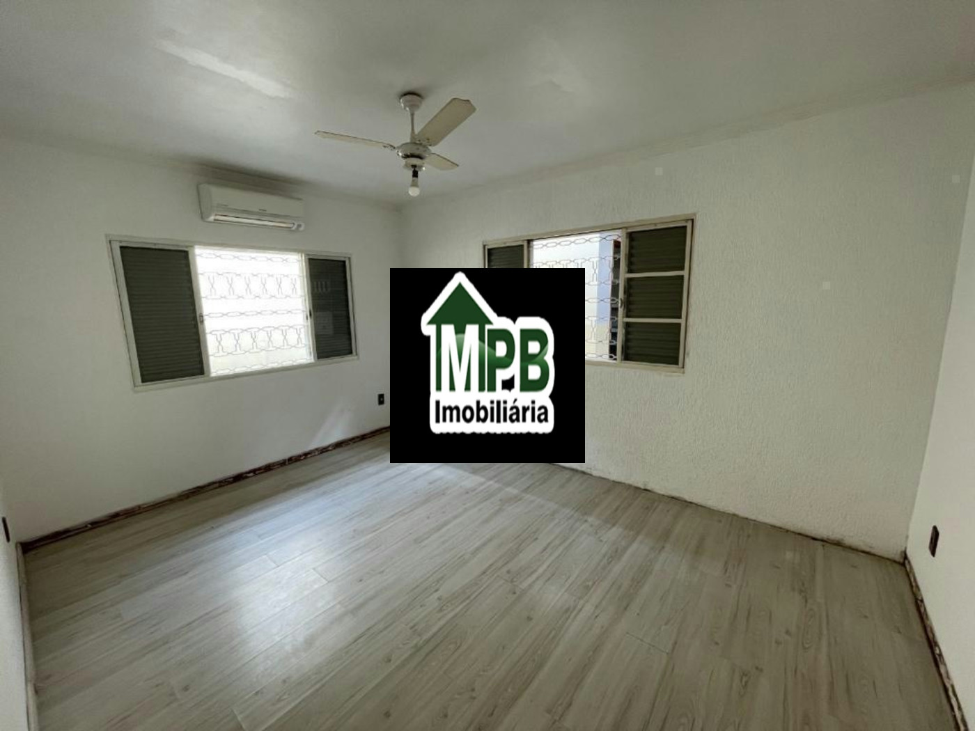 Sobrado à venda com 3 quartos, sendo 1 suíte, em Jardim Refúgio, Sorocaba, SP