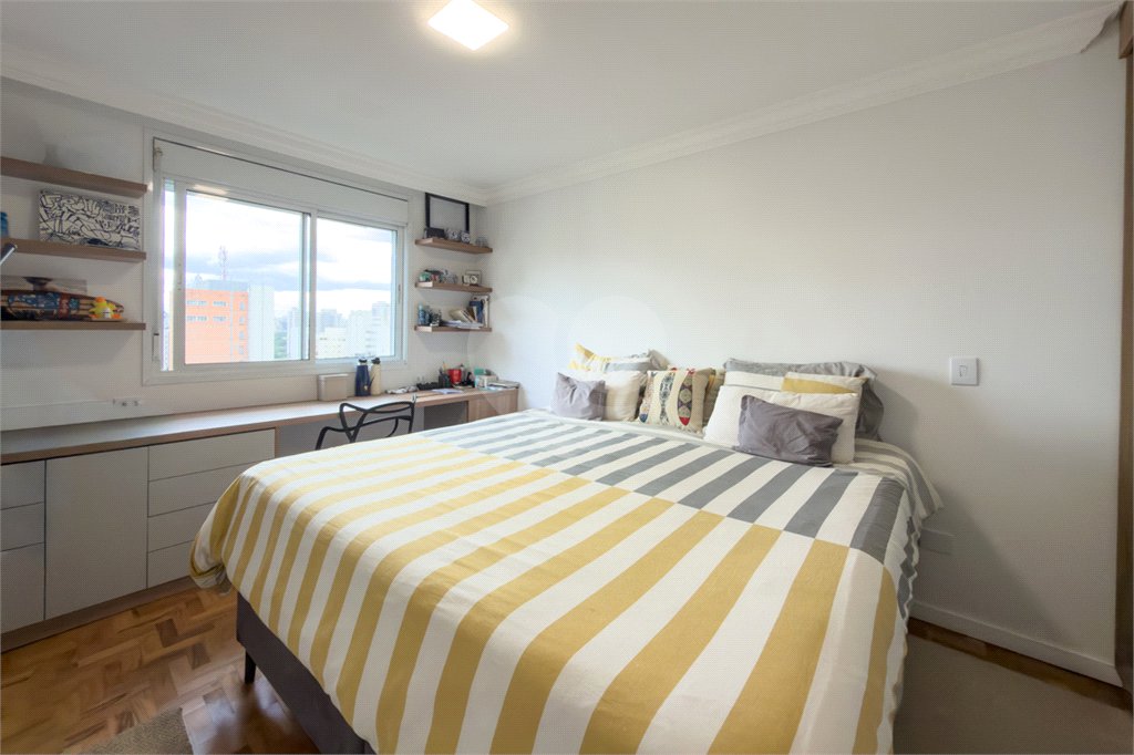 Apartamento com 205 metros no Campo Belo