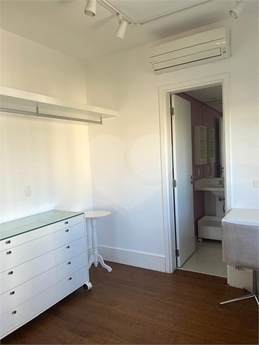 Apartamento para alugar com 3 suítes em Vila Olímpia, São Paulo, SP