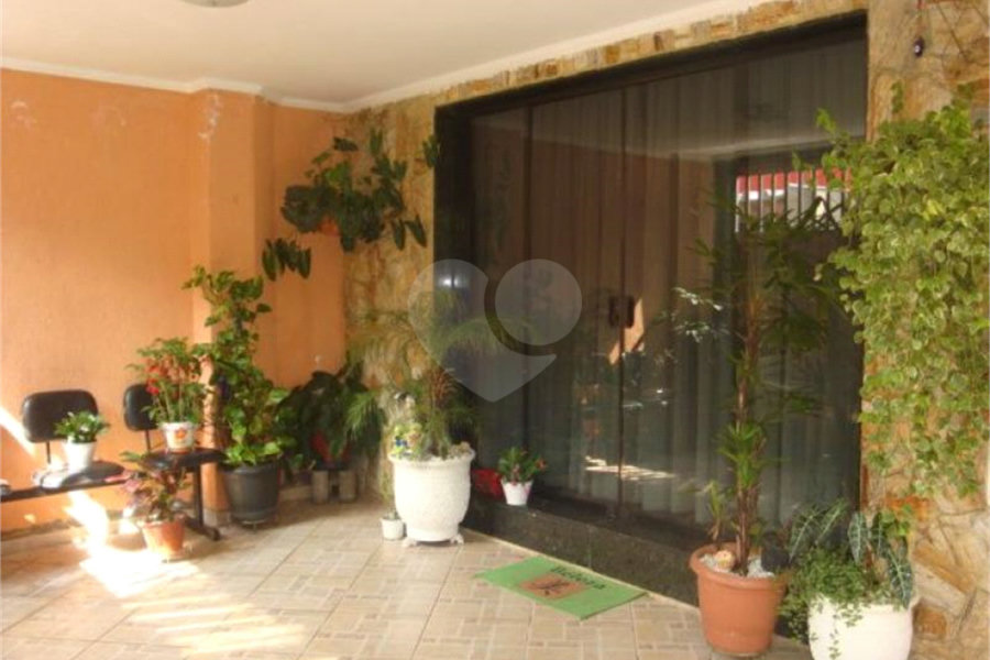 Sobrado à venda com 3 quartos, sendo 2 suítes,  em Vila Gustavo, São Paulo, SP