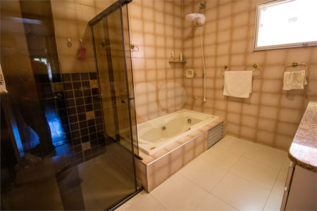 Casa à venda ou para alugar com 4 quartos, sendo 1 suíte, no Centro, São Roque, SP