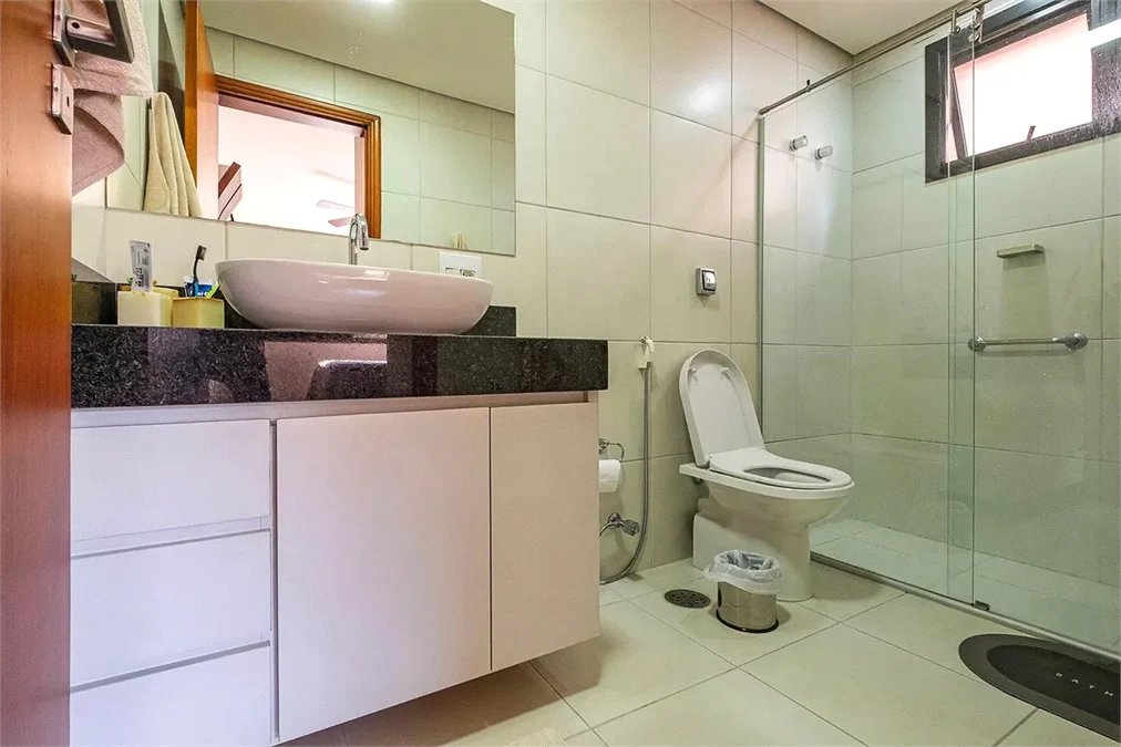 Apartamento à venda com 3 quartos, sendo 1 suíte,  em Jardim das Bandeiras, São Paulo, SP