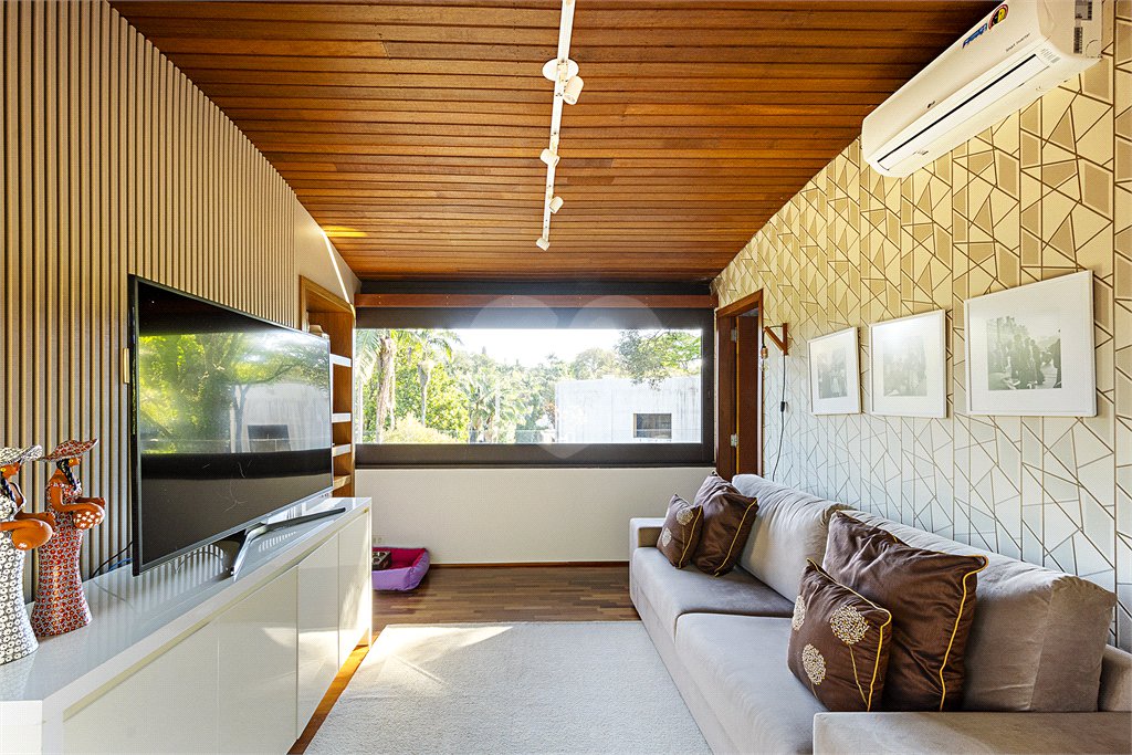 Casa à venda com 4 suítes no condomínio Vila Flora, São Paulo - SP