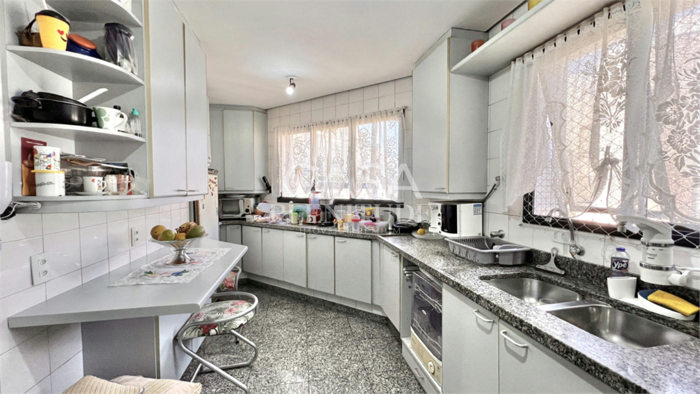 Apartamento à venda com 4 quartos, sendo 1 suíte,  em Vila Mariana, São Paulo, SP
