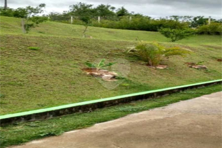 Casa à venda com 3 quartos, sendo 1 suíte, no condomínio Outeiro das Flores 2, Itupeva - SP