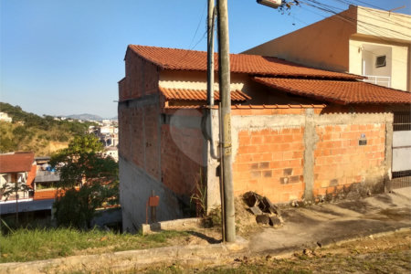 Casa à venda com 4 quartos, sendo 2 suítes, em Campo Grande, Rio de Janeiro, RJ