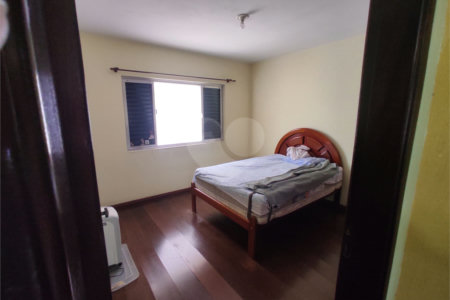 Casa à venda com 4 quartos, sendo 1 suíte, em Vila Galvão, Guarulhos, SP