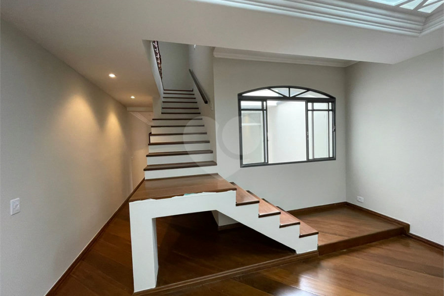 Sobrado à venda com 3 quartos, sendo 2 suítes, em Vila Palmeiras, São Paulo, SP
