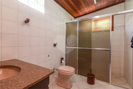 Chácara à venda com 5 quartos, sendo 2 suítes, em Vila São João, Sarapuí, SP