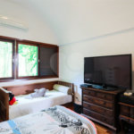 Casa à venda com 4 quartos, sendo 1 suíte,  em Interlagos, São Paulo, SP