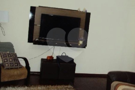 Sobrado à venda com 3 quartos, sendo 1 suíte,  em Jardim Pinheiros, São Paulo, SP