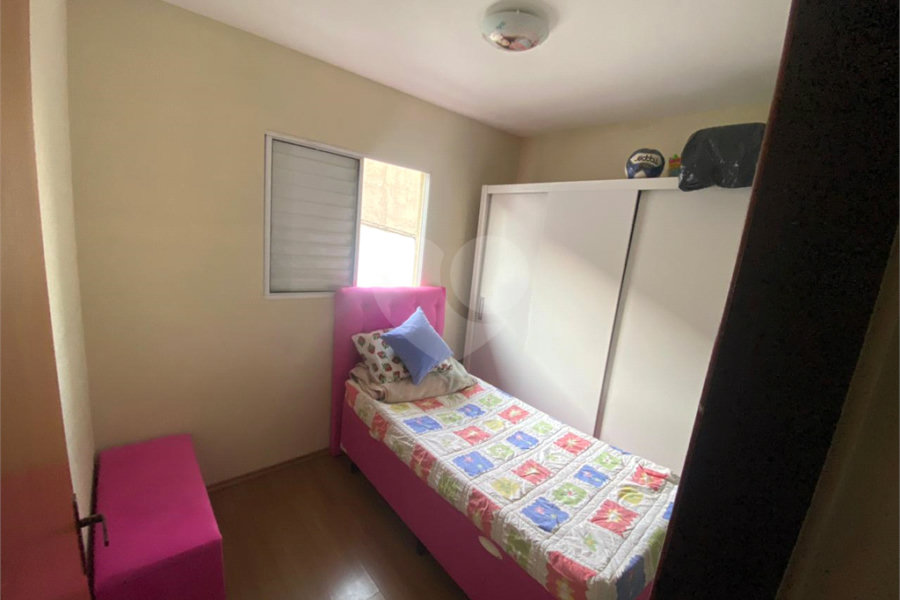 Casa à venda com 3 quartos, sendo 1 suíte,  no condomínio Regina, São Paulo - SP