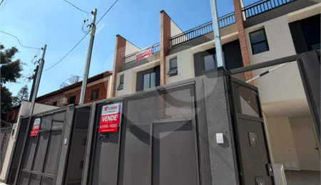 Sobrado à venda com 3 quartos, sendo 1 suíte, em Sítio da Figueira, São Paulo, SP