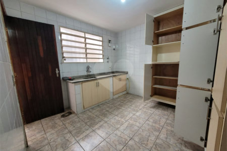 Sobrado à venda com 2 quartos em Jardim Mangalot, São Paulo, SP