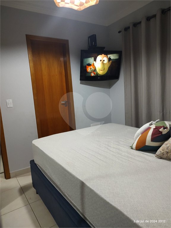 Sobrado à venda com 2 suítes em Vila Nivi, São Paulo, SP