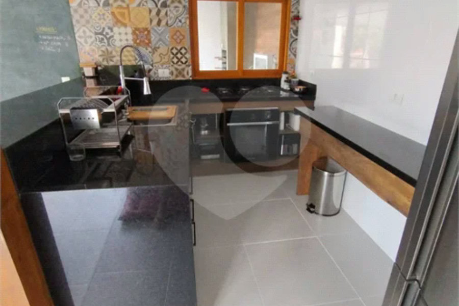 Casa à venda ou para alugar com 3 quartos, sendo 1 suíte, no condomínio Alpes da Cantareira, Mairiporã - SP