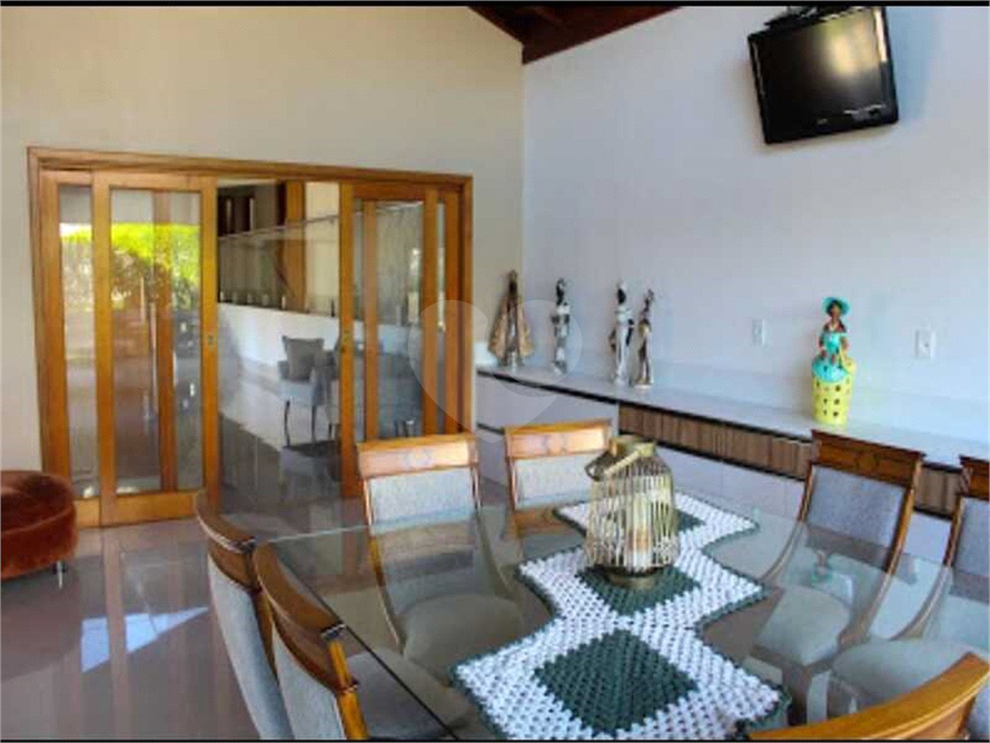 Casa à venda com 5 quartos, sendo 3 suítes, no condomínio Residencial Vale das Laranjeiras, Indaiatuba - SP