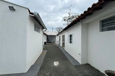 Casa á venda, com 03 Dormitórios, no Bairro Parque Primavera em São Carlos.