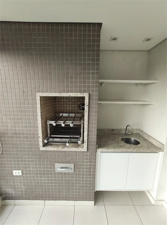 Apartamento à venda ou para alugar com 3 quartos, sendo 1 suíte, em Parque Reboucas, São Paulo, SP