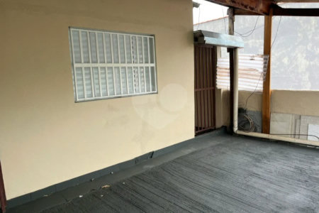 Sobrado á venda na Vila Matilde, 137m², 4 quartos e 2 vagas de garagem