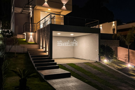Casa à venda com 3 quartos, sendo 3 suítes, no Condomínio Quintas da Boa Vista, Atibaia - SP