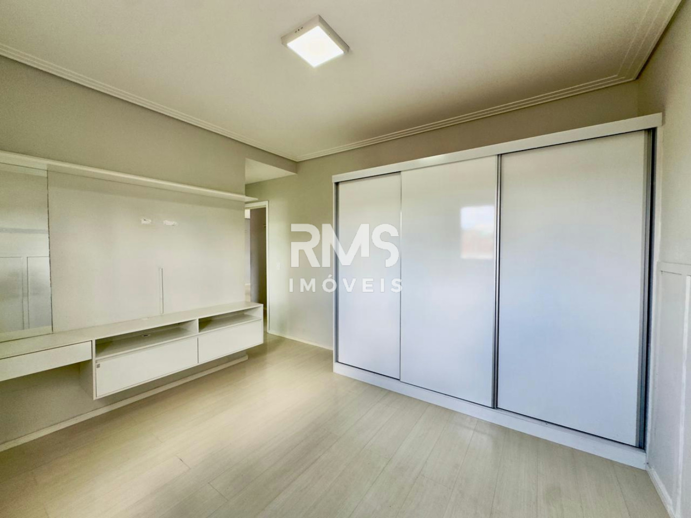 Apartamento à venda com 3 quartos, sendo 1 suíte, no condomínio Residencial Ilhas Mediterrâneo, Itu - SP