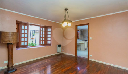 Sobrado à venda com 3 quartos, sendo 1 suíte,  em Jardim Prudência, São Paulo, SP