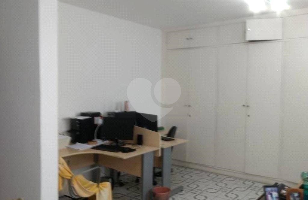 Casa à venda com 3 quartos, sendo 1 suíte, em Vila Mariana, São Paulo, SP