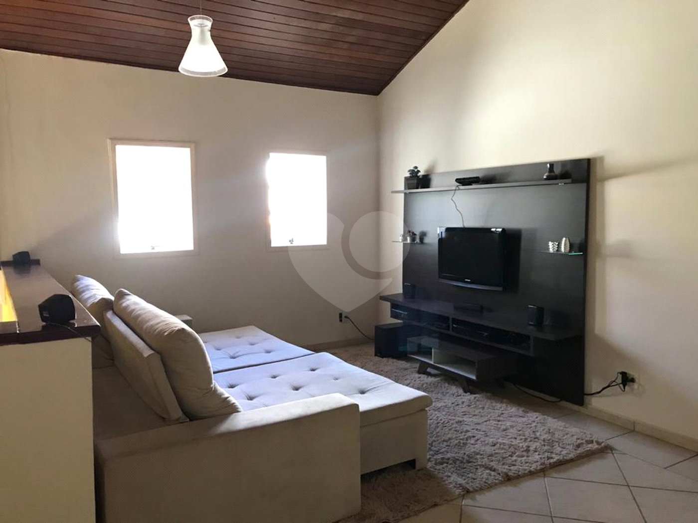 Sobrado à venda com 3 quartos, sendo 1 suíte, em Jardim América, Bragança Paulista, SP