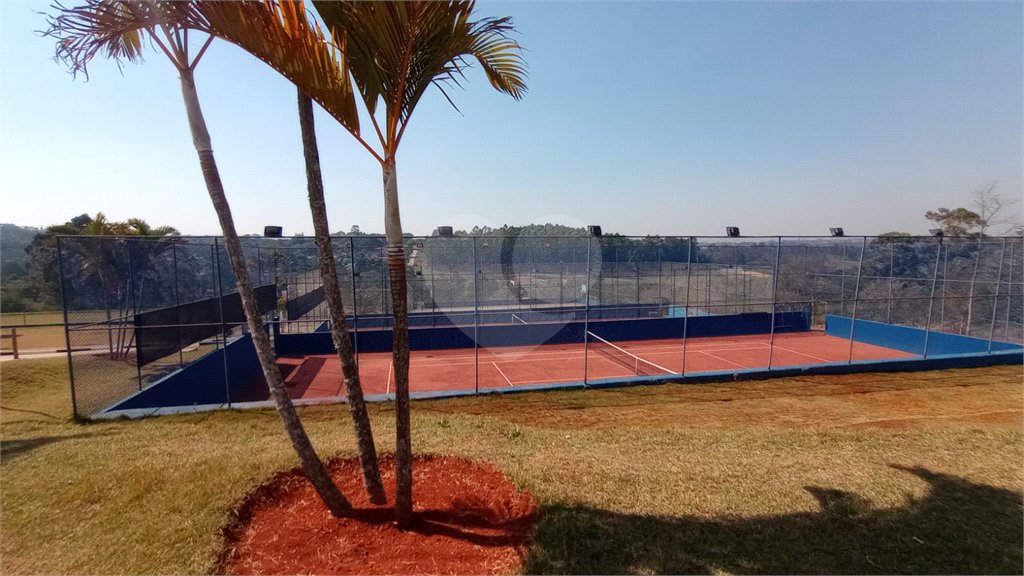 Casa à venda com 3 quartos, sendo 1 suíte, no condomínio Residencial Golden Ville, Itapetininga - SP