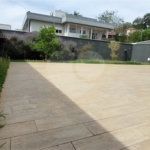 Casa à venda com 3 suítes no condomínio Figueira Garden, Atibaia - SP