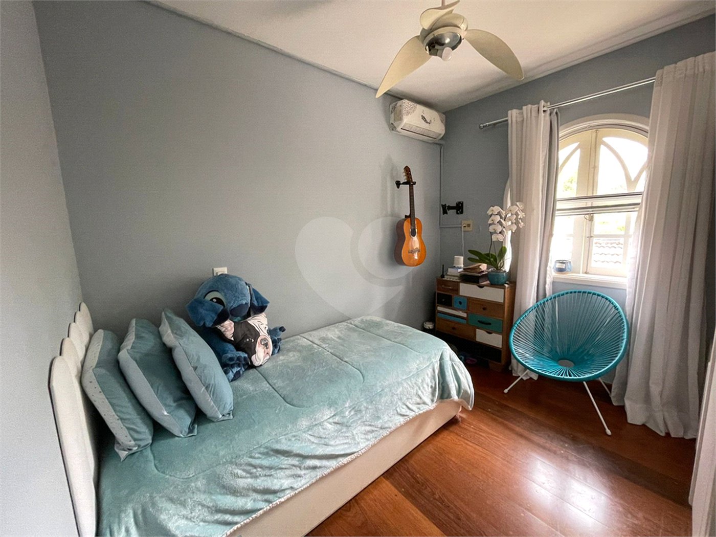 Casa em condomínio à venda ou para alugar com 4 quartos, sendo 3 suítes,  em Jardim Panorama, São Paulo, SP