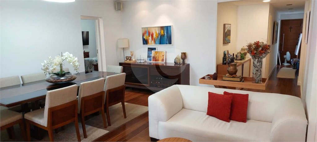 Apartamento à venda com 4 quartos, sendo 1 suíte,  em Tijuca, Rio de Janeiro, RJ
