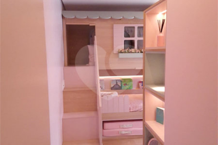 Apartamento à venda com 4 quartos, sendo 2 suítes,  em Vila Anastácio, São Paulo, SP