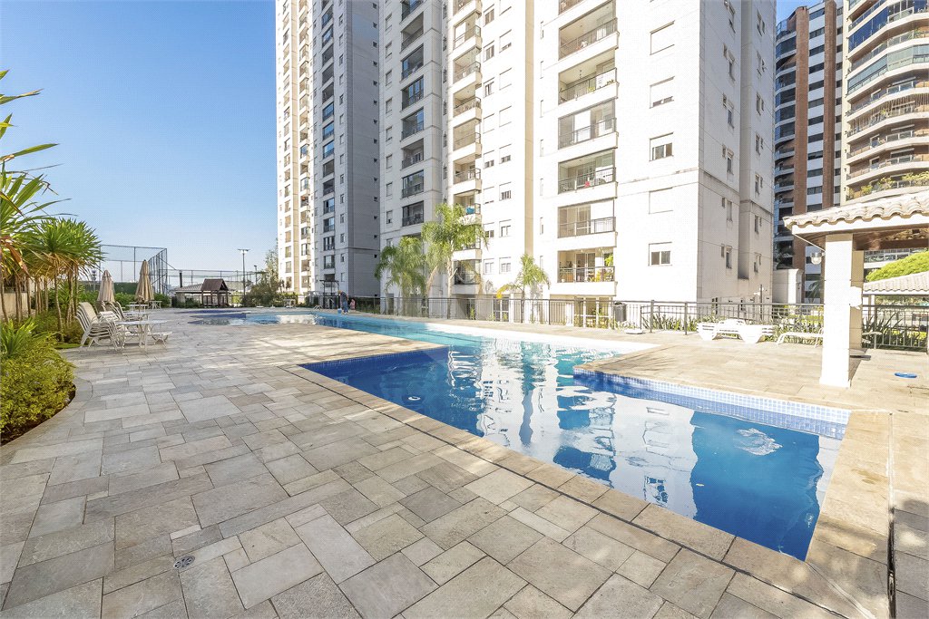 Apartamento à venda com 3 quartos, sendo 1 suíte, em Jardim Parque Morumbi, São Paulo, SP