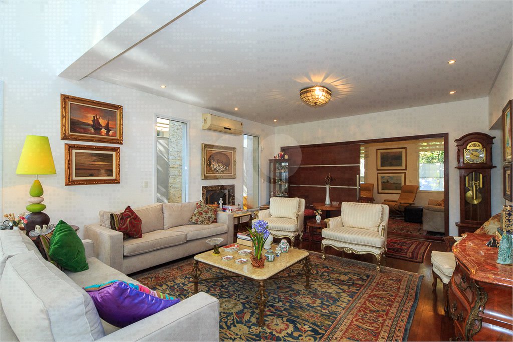 Casa à venda com 4 suítes no condomínio Vila Alba, São Paulo - SP