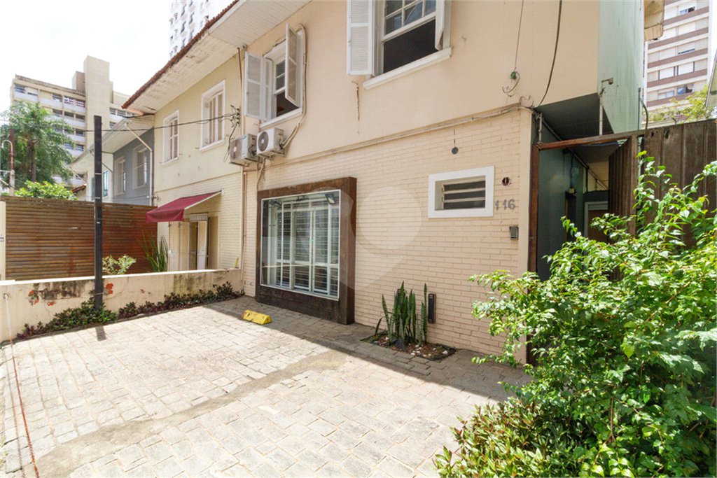 Sobrado à venda com 3 quartos, sendo 1 suíte, em Vila Olímpia, São Paulo, SP