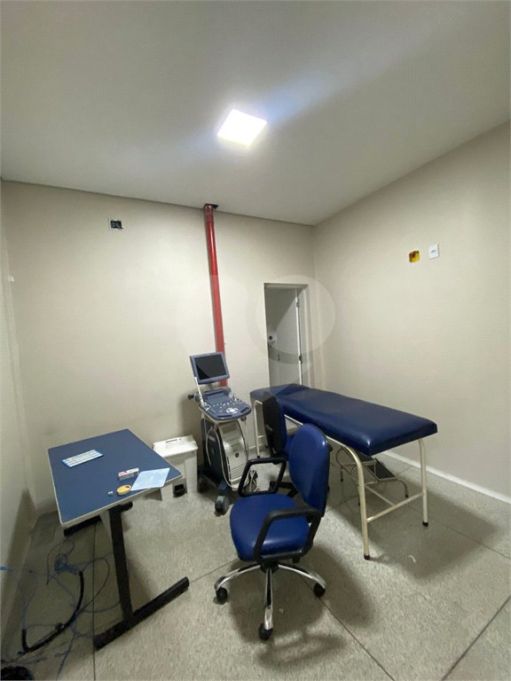 Salão para alugar em Vila Romanópolis, Ferraz de Vasconcelos, SP
