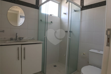 Casa à venda ou para alugar com 3 suítes no condomínio Recanto dos Paturis, Vinhedo - SP