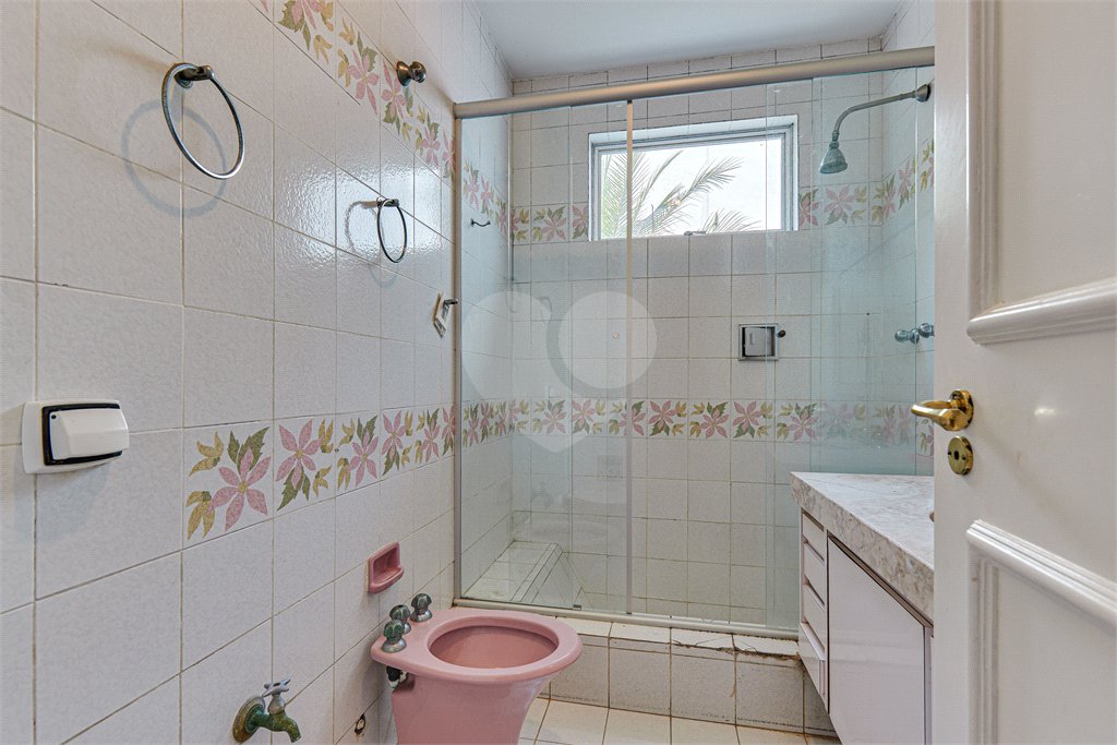 Casa de Vila à venda com 4 quartos, sendo 3 suítes,  em Alto da Boa Vista, São Paulo, SP