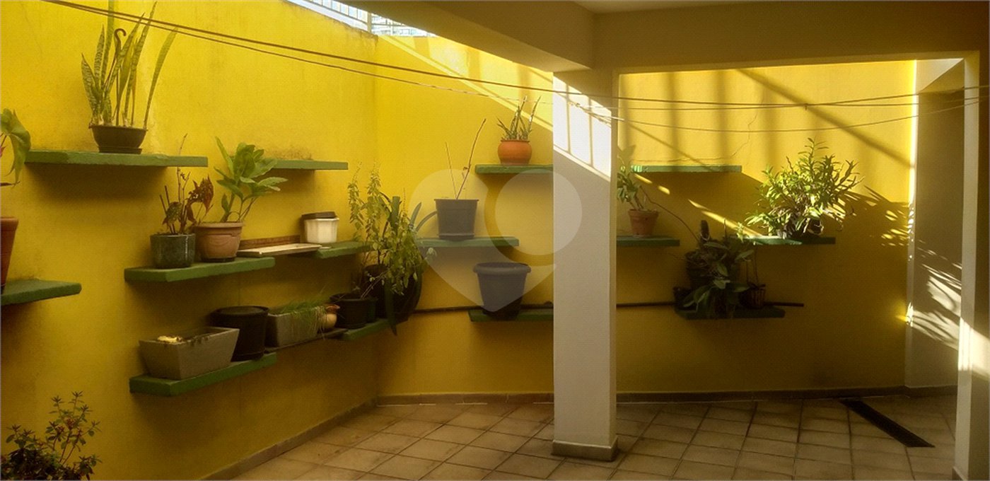 Casa à venda com 3 suítes em Parque Peruche, São Paulo, SP