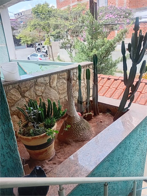 Sobrado à venda com 4 quartos, sendo 1 suíte,  em Parque Santa Laura, Ferraz de Vasconcelos, SP
